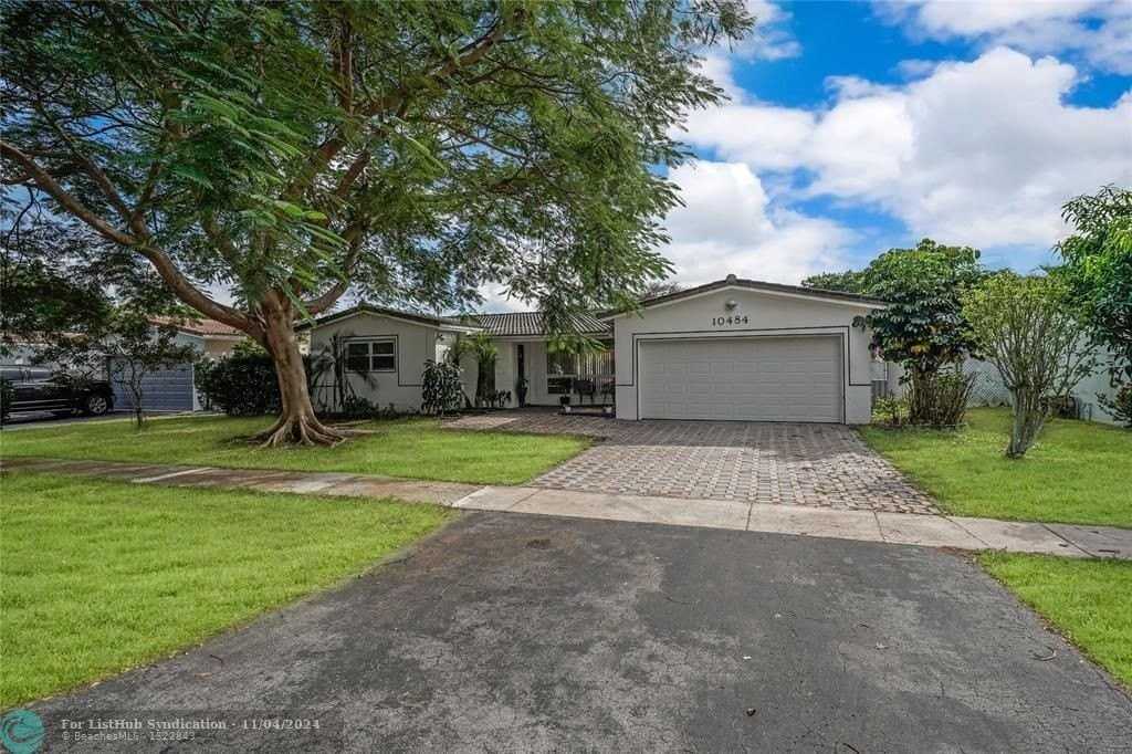 10484 Nw 3rd St - Photo 5 of 27