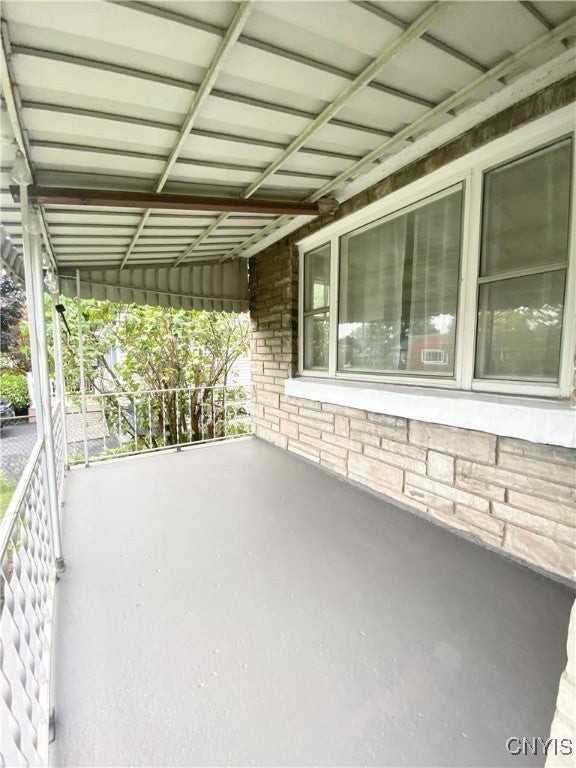 738 Taft Ave - Photo 3 of 37