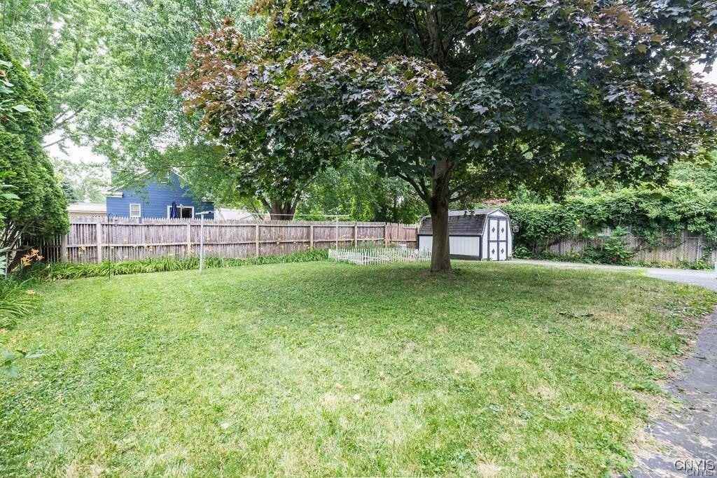 738 Taft Ave - Photo 7 of 37