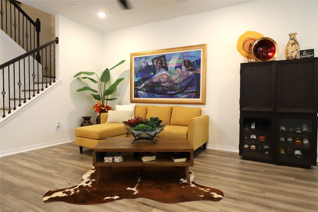 8020 Scanlan Trl - Photo 2 of 50