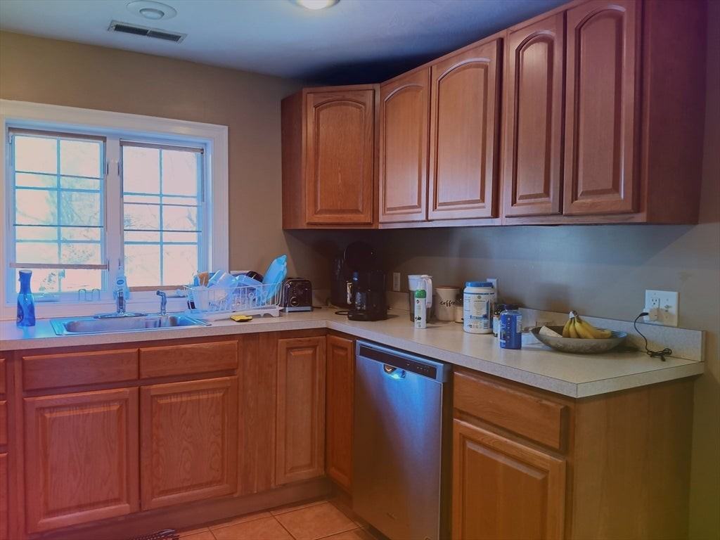 756 Moody St - Photo 4 of 9