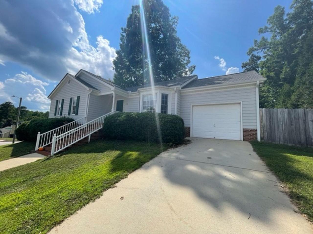 6101 Sweden Dr - Photo 3 of 27