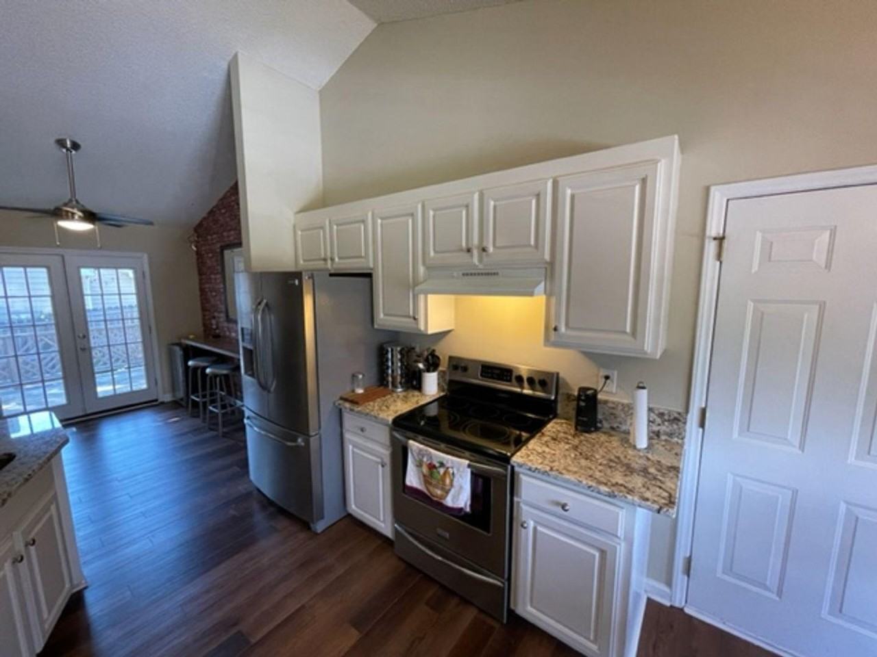 6101 Sweden Dr - Photo 4 of 27