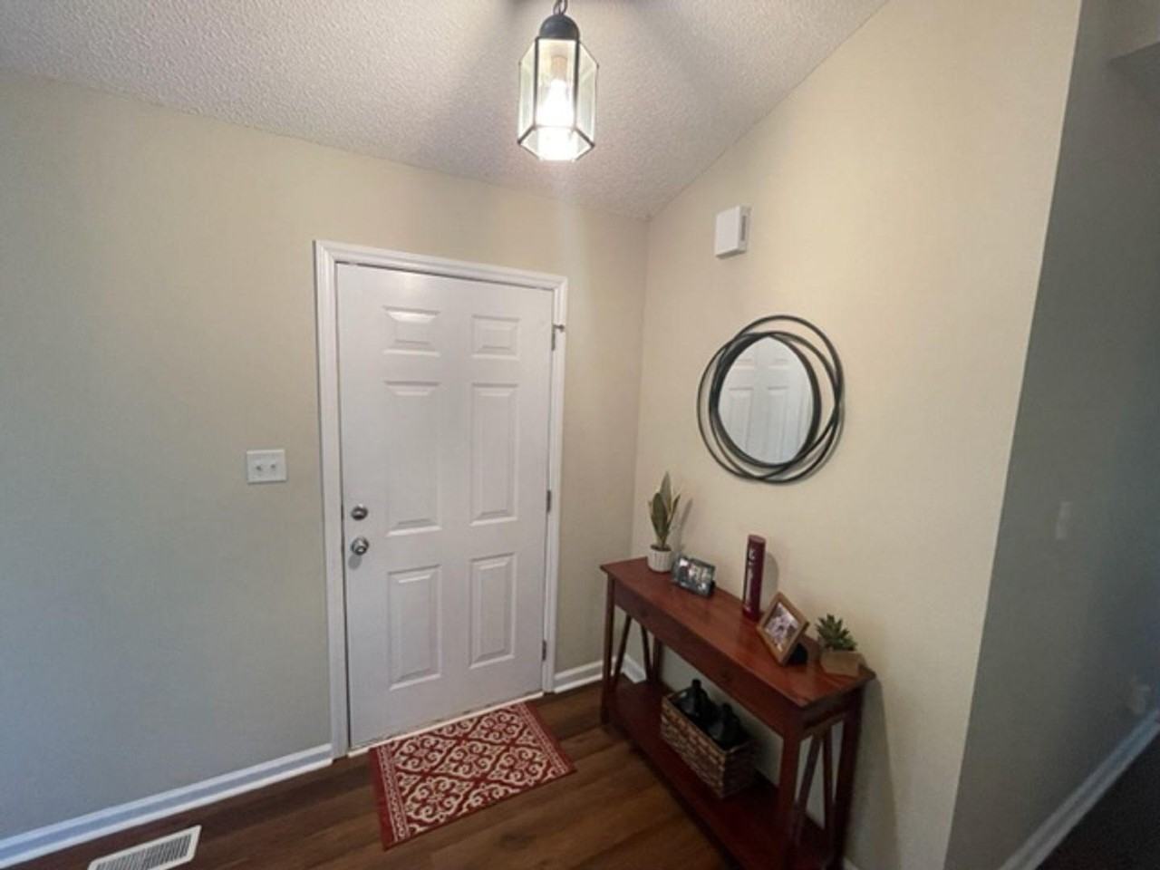 6101 Sweden Dr - Photo 7 of 27