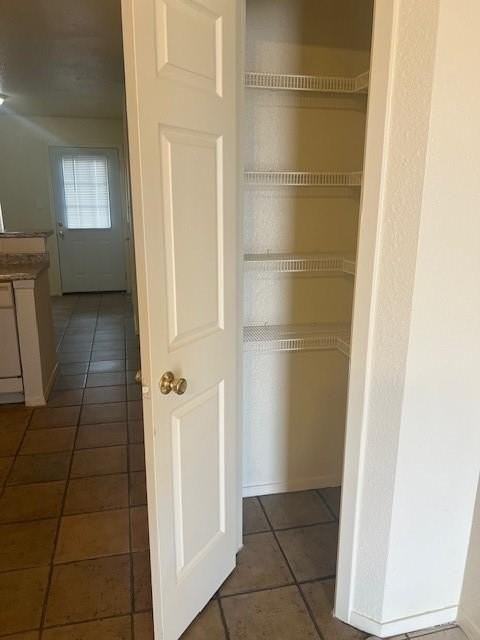 2204 Katy Ln - Photo 3 of 17