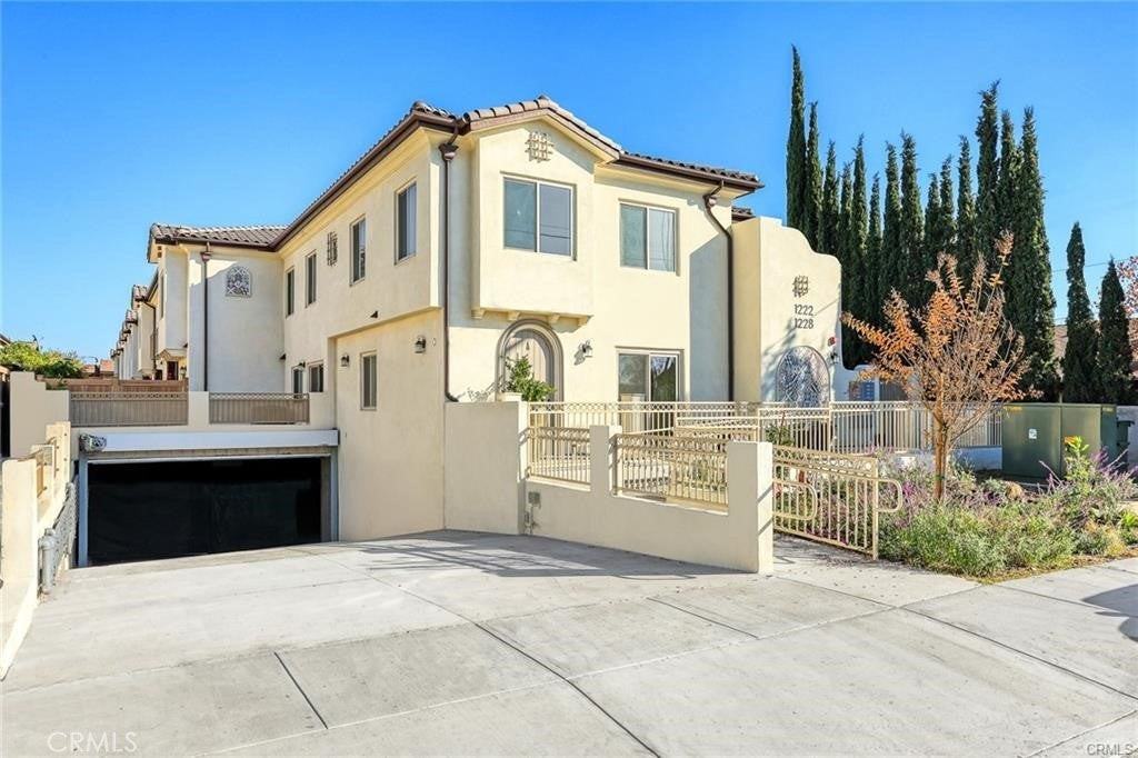 1228 Temple City Blvd - Photo 2 of 18