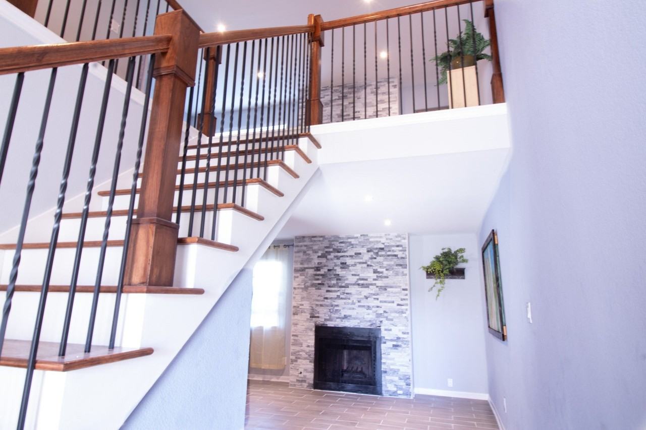 2801 Providence St - Photo 5 of 47