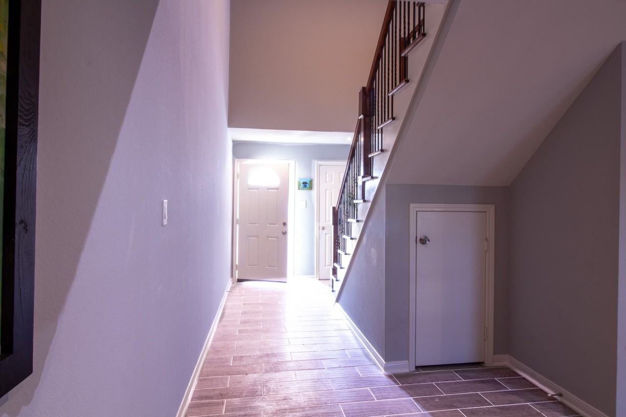 2801 Providence St - Photo 6 of 47