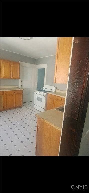 114 Gordon Ave - Photo 2 of 6