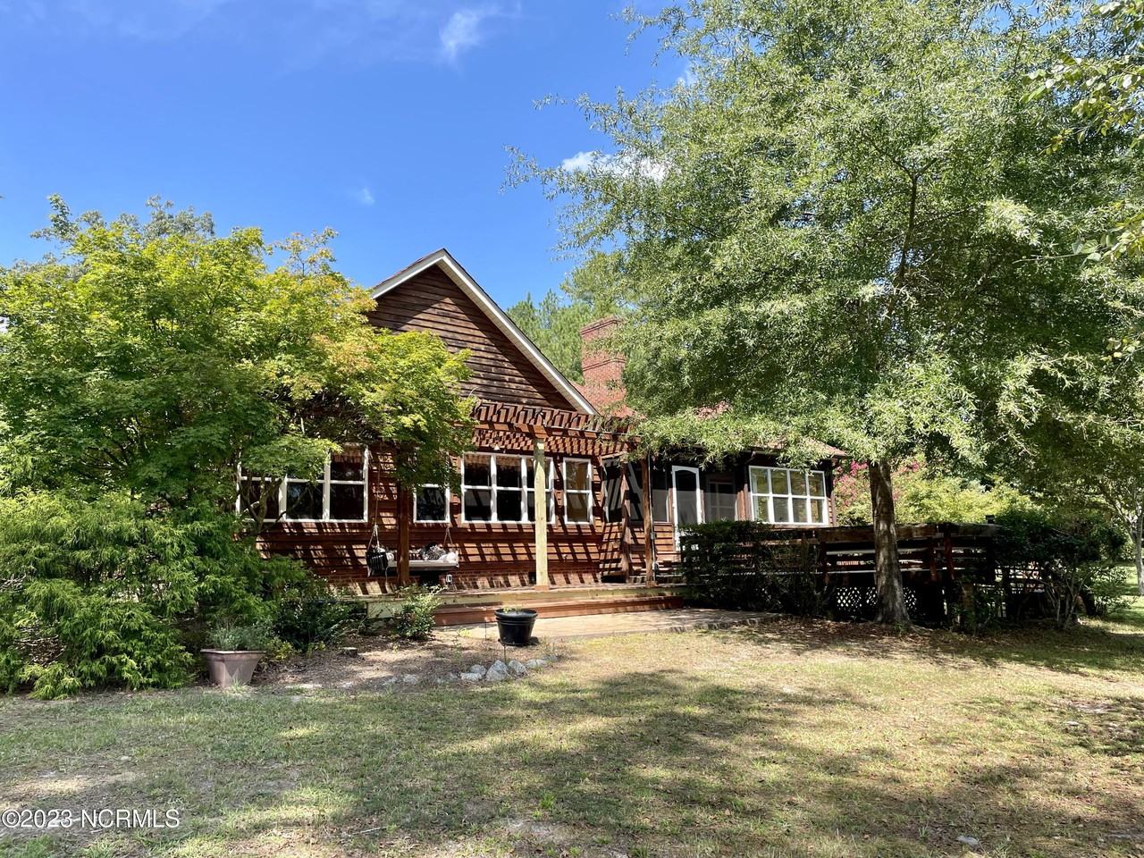 245 Lakeside Dr - Photo 2 of 46