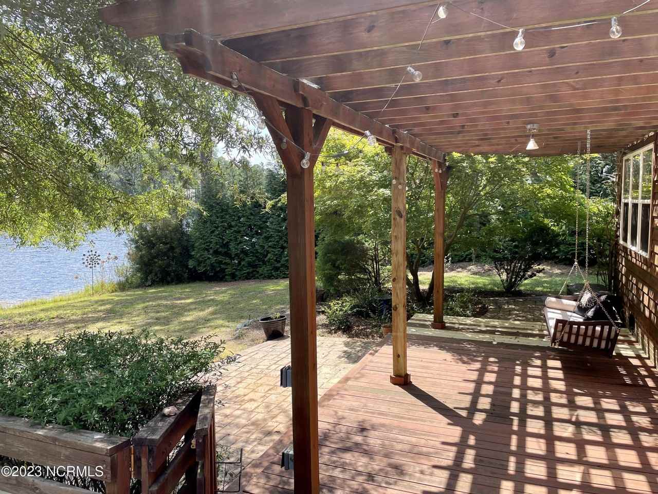 245 Lakeside Dr - Photo 6 of 46