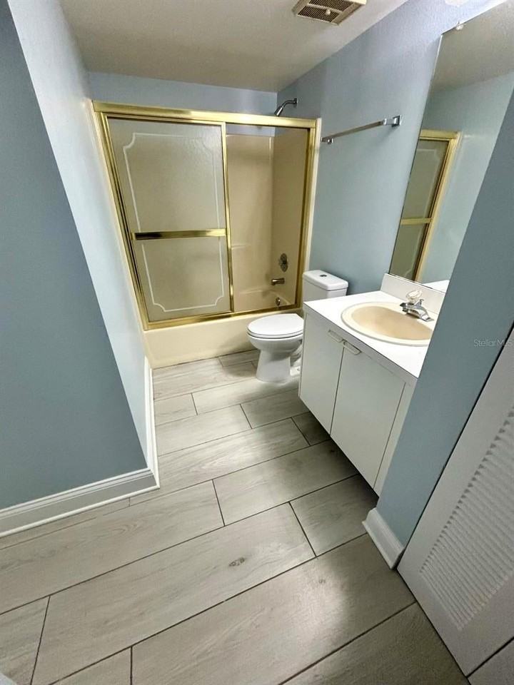 5619 Blue Shadows Ct - Photo 4 of 11