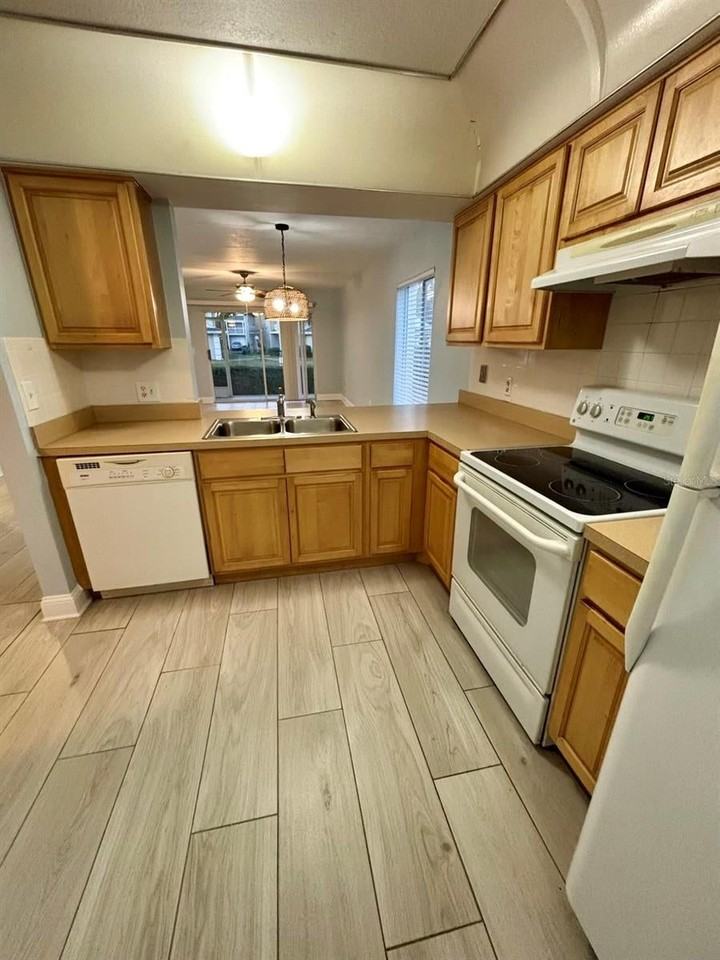 5619 Blue Shadows Ct - Photo 6 of 11