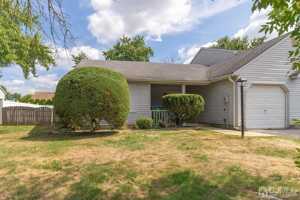 featured image of 133 Woodbury Rd