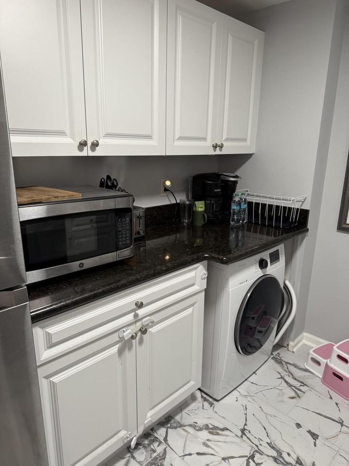 2100 Greenview Shores Blvd - Photo 5 of 27