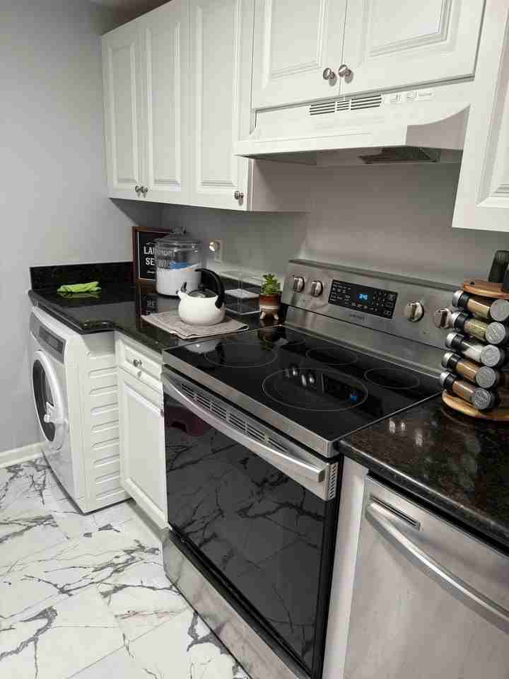 2100 Greenview Shores Blvd - Photo 6 of 27