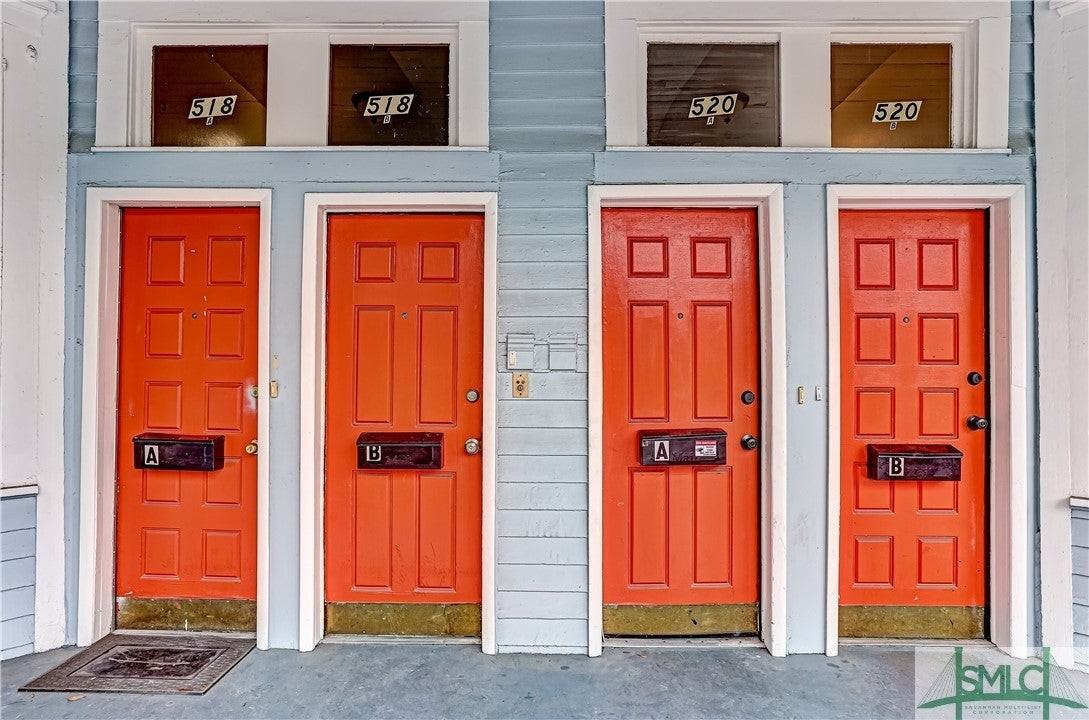 518 E Waldburg St - Photo 2 of 17