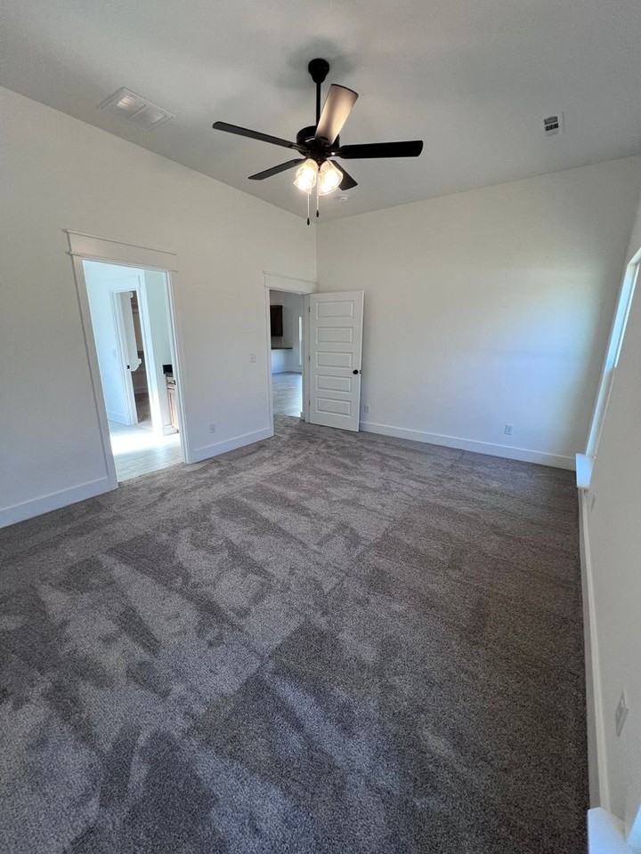 342 East - Photo 5 of 37