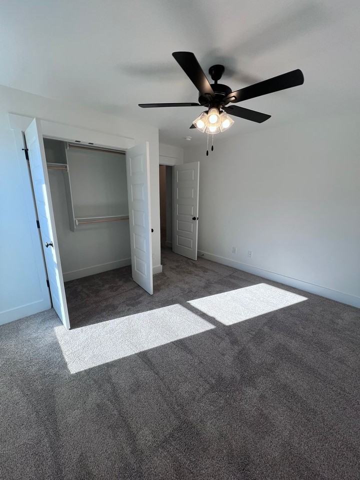 342 East - Photo 7 of 37