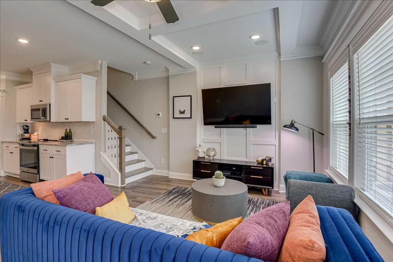 143 Canton Park Ave - Photo 7 of 35