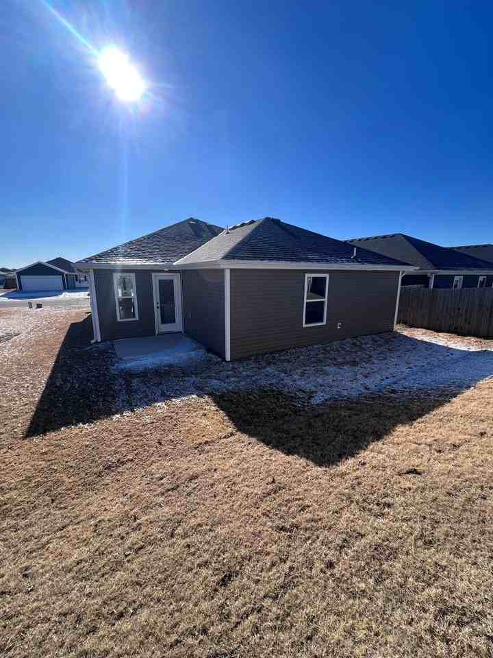 309 Eagle Edge Ave - Photo 2 of 28