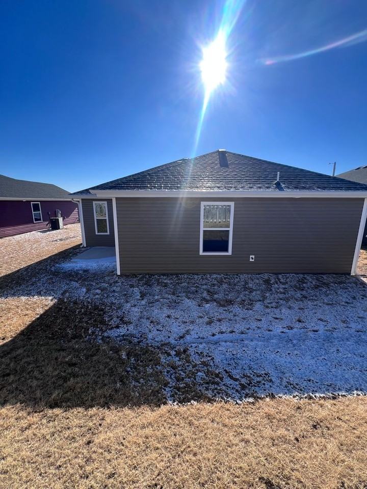 309 Eagle Edge Ave - Photo 3 of 28