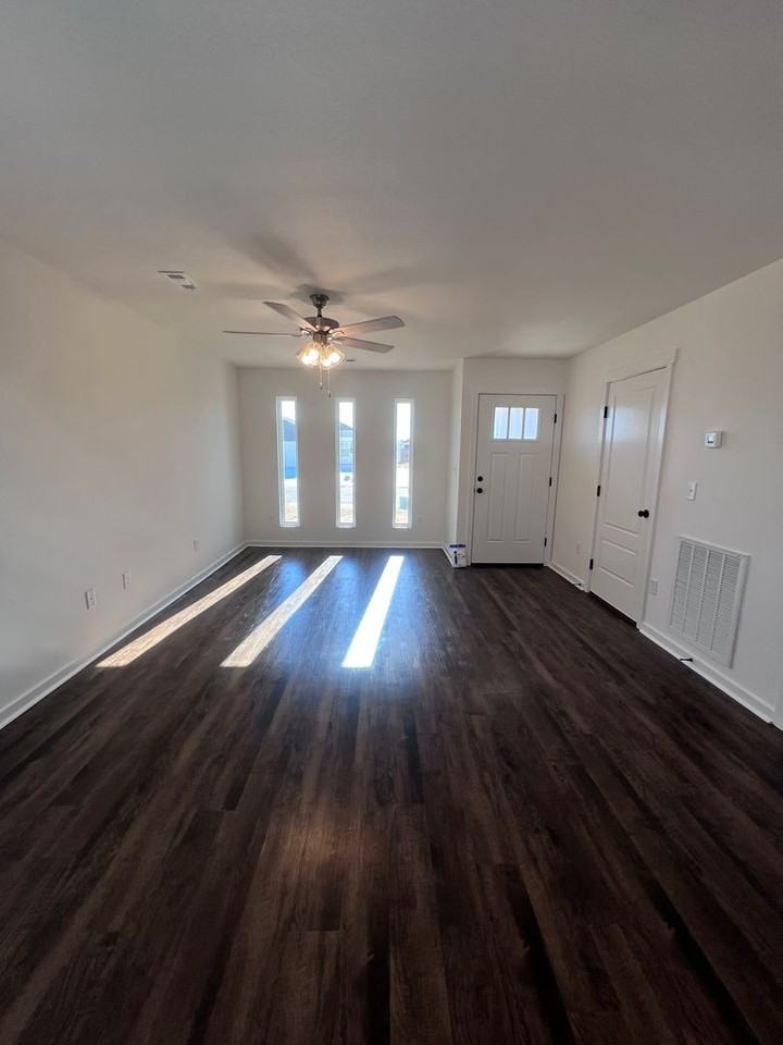 309 Eagle Edge Ave - Photo 4 of 28