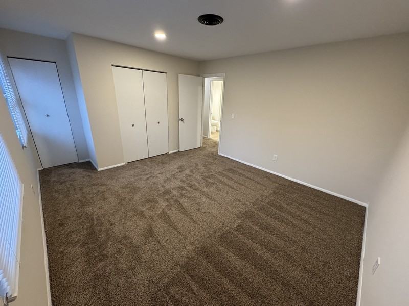 956 W Liberty St - Photo 6 of 10