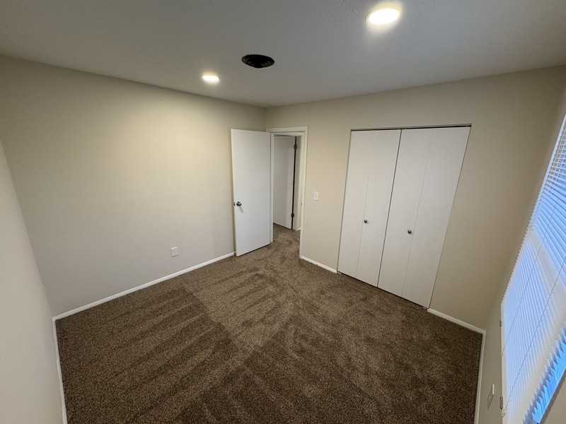 956 W Liberty St - Photo 7 of 10