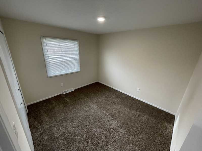 956 W Liberty St - Photo 7 of 10