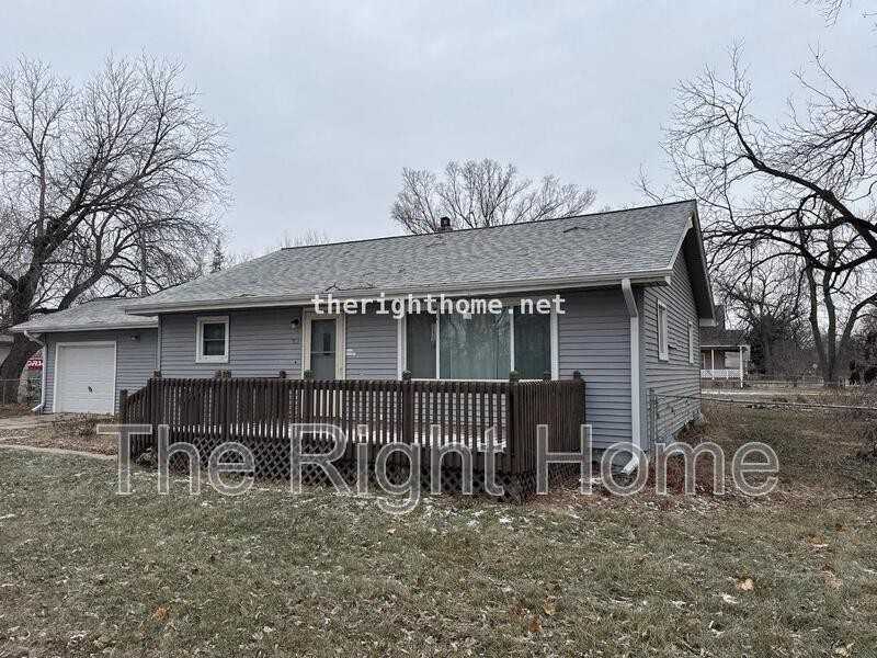 513 Hartman Ave - Photo 2 of 16