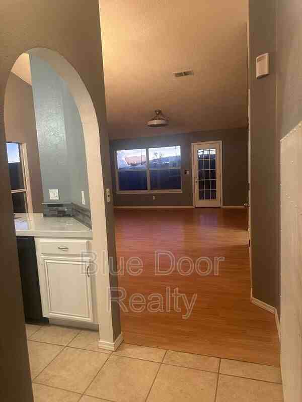 5 Apache Plume Rd - Photo 2 of 45