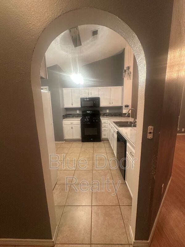 5 Apache Plume Rd - Photo 3 of 45