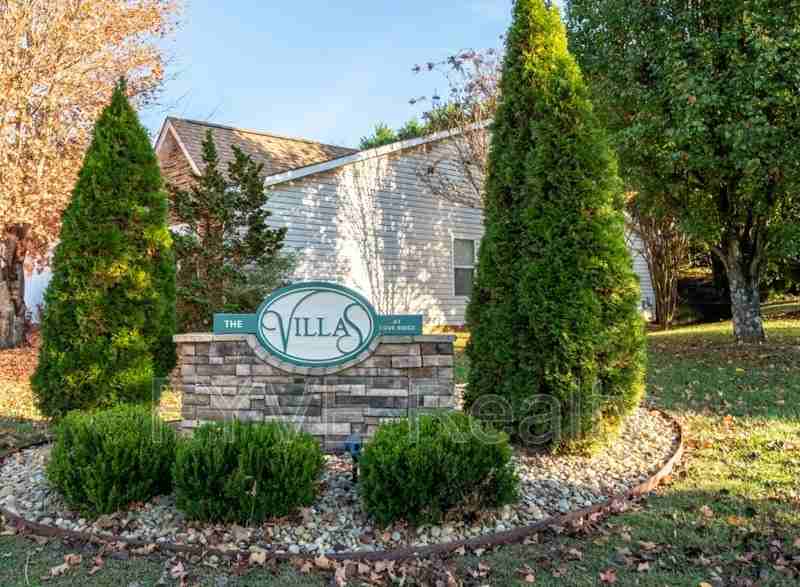 10031 Villa Ridge Way - Photo 3 of 46