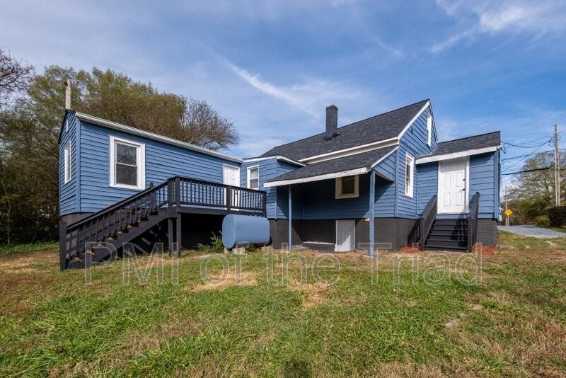 690 Old Hollow Rd - Photo 2 of 14