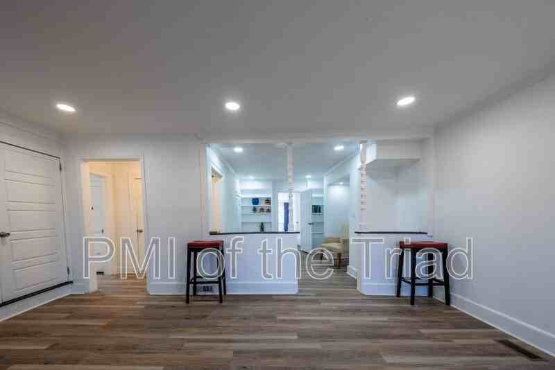 690 Old Hollow Rd - Photo 3 of 14