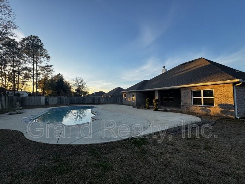 2711 Elkhorn Dr - Photo 2 of 29