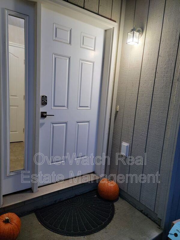 2956 Lois Dr - Photo 2 of 15