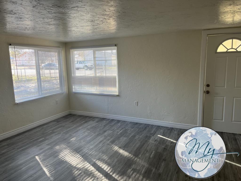 118 7th Ave S - Photo 3 of 15