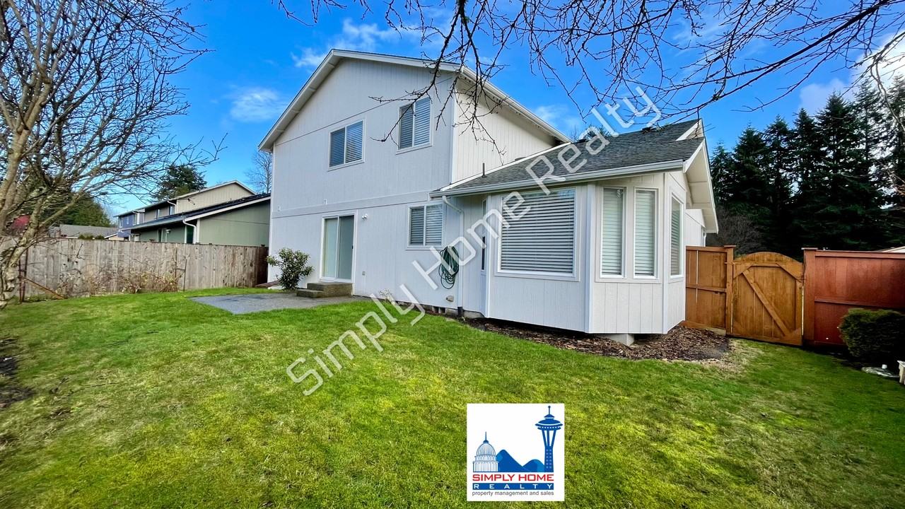 5049 Siskiyou St Se - Photo 4 of 37