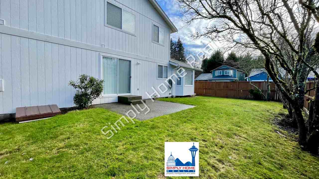 5049 Siskiyou St Se - Photo 6 of 37