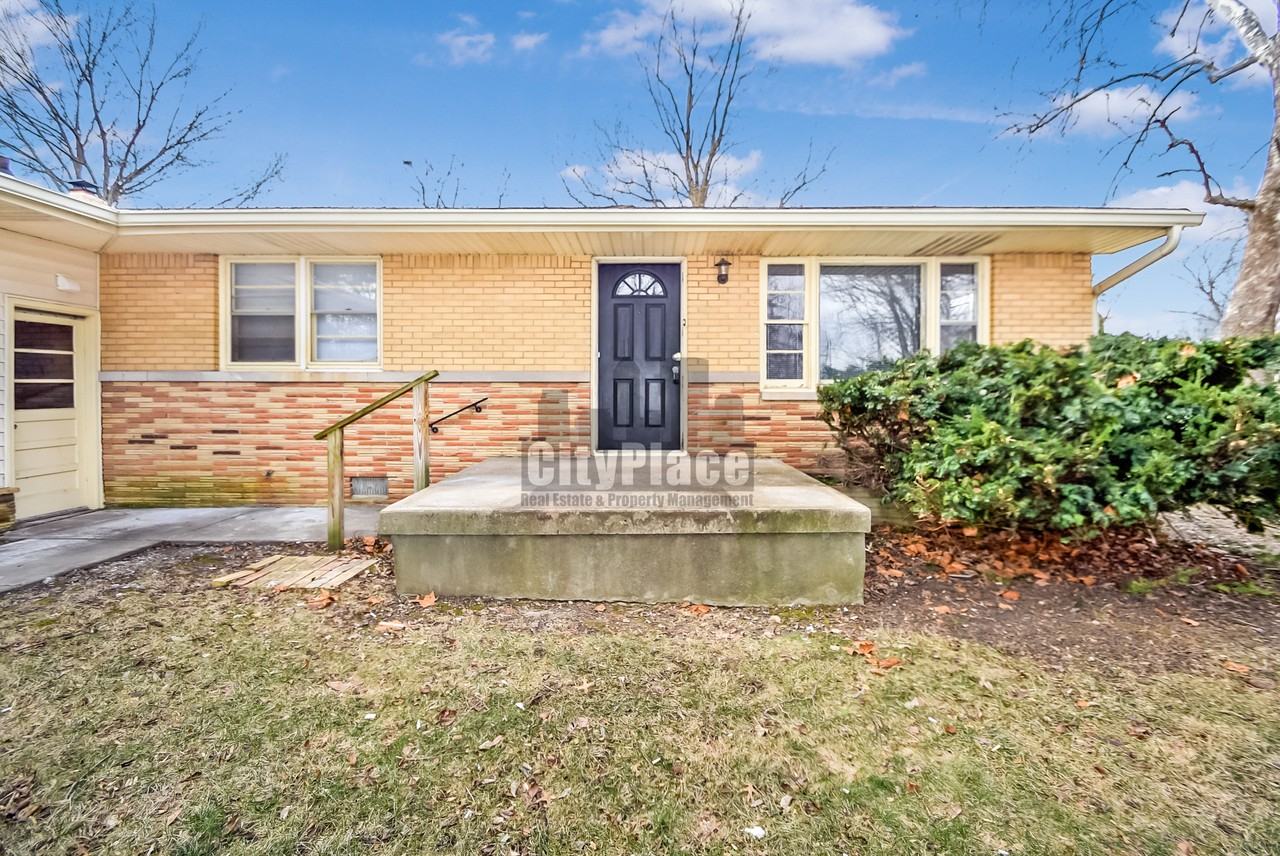 9162 E 17th St - Photo 4 of 17