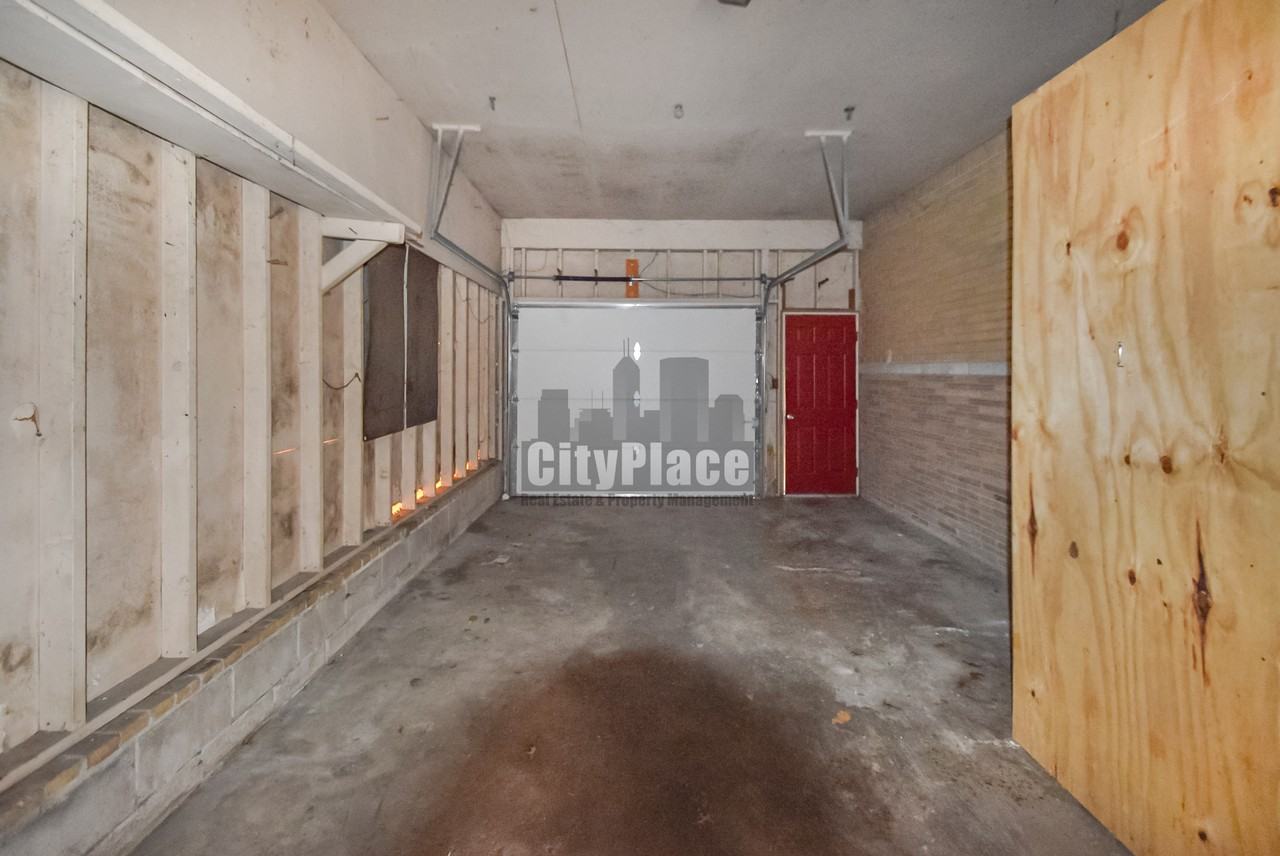 9162 E 17th St - Photo 7 of 17