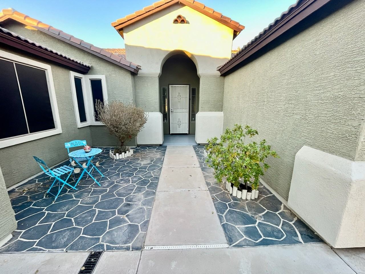 15588 W Mescal St - Photo 2 of 37