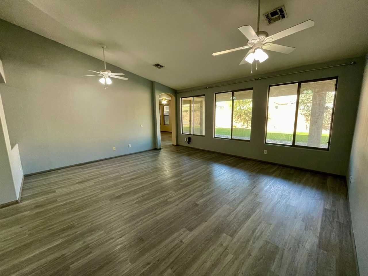 15588 W Mescal St - Photo 5 of 37