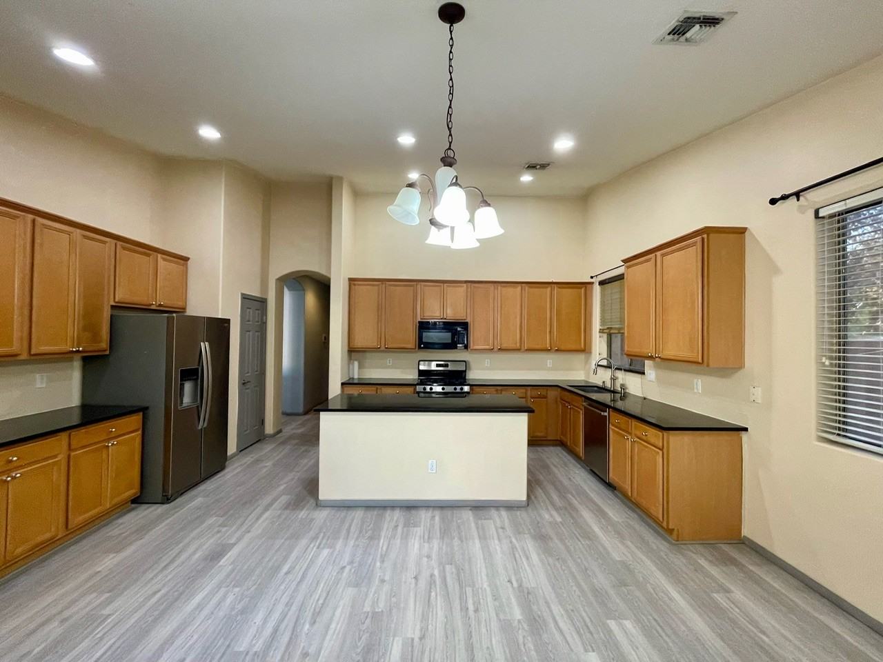 15588 W Mescal St - Photo 6 of 37