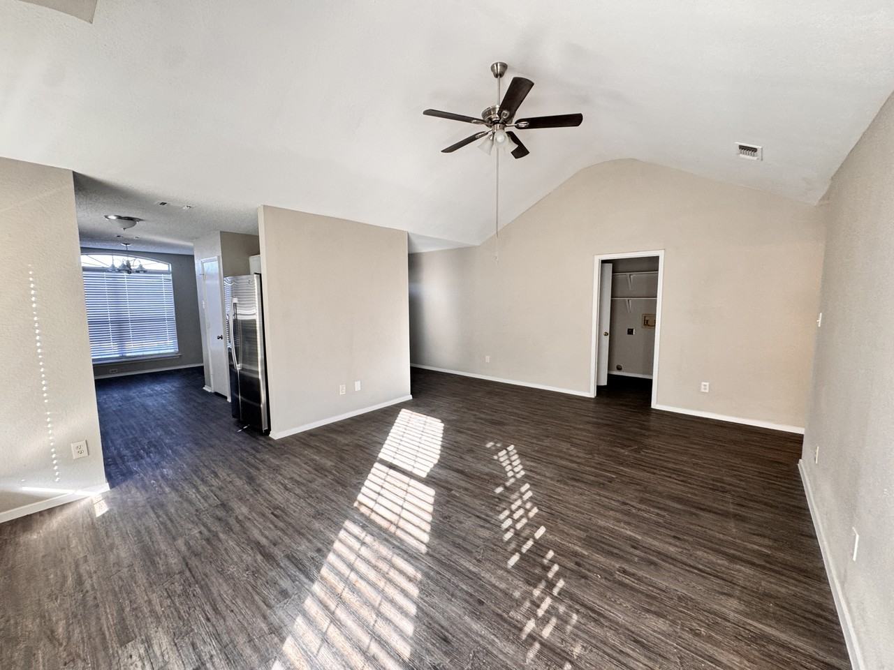 6325 Brookbriar Ct - Photo 3 of 15