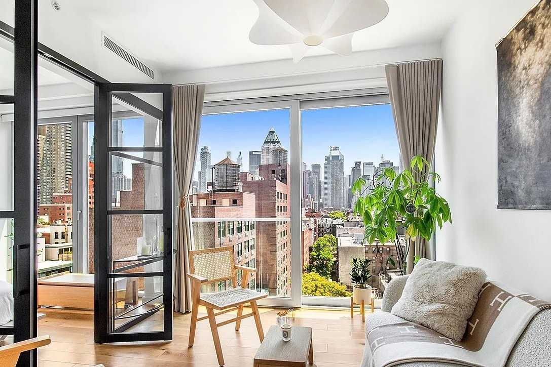 547 W 47Th St - Photo 2 of 2