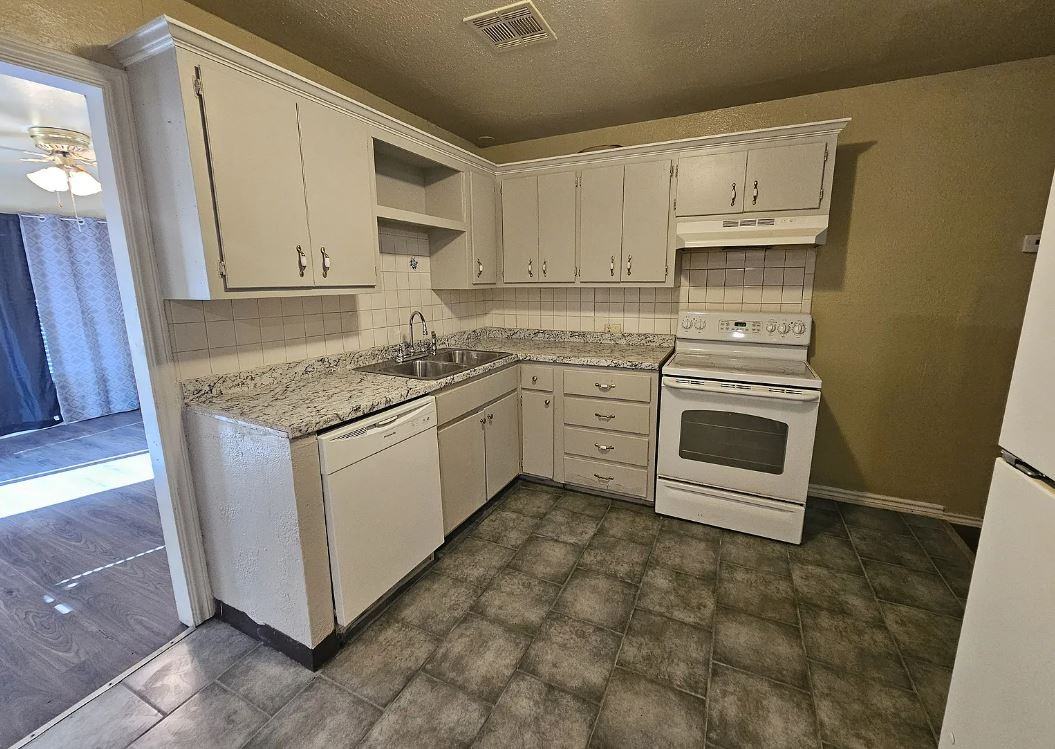 1201 Nw Taft Ave #1201 - Photo 6 of 10