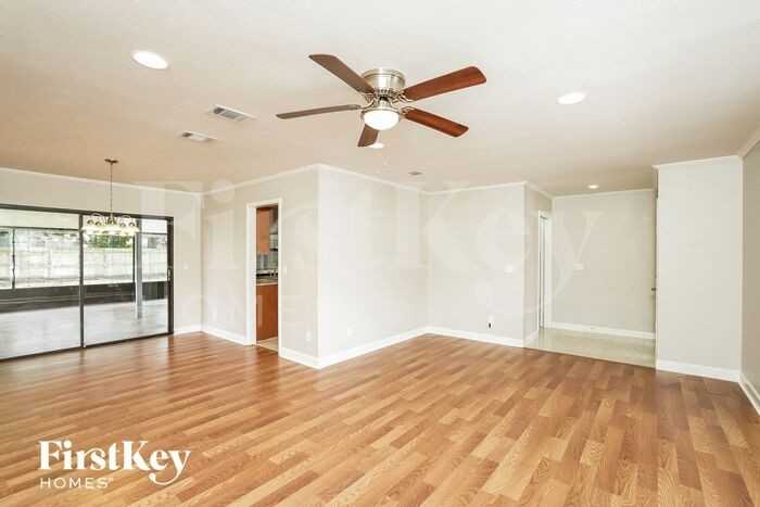 309 Se Tranquilla Ave - Photo 2 of 15